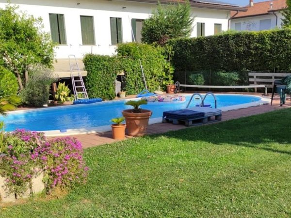 casa indipendente in vendita a Sant'Elena