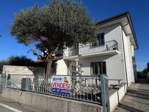 casa indipendente in vendita a Sant'Elena