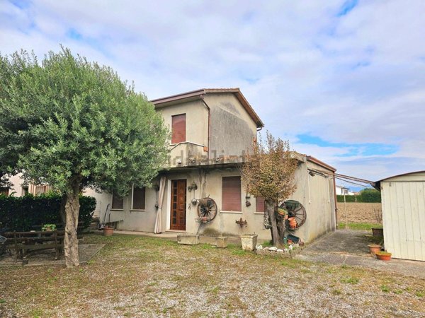 casa indipendente in vendita a Sant'Elena