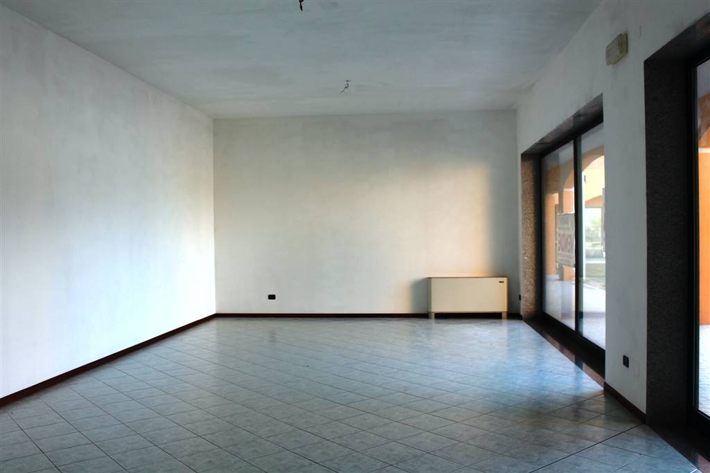 negozio in vendita a Sant'Elena