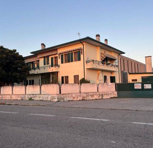 casa indipendente in vendita a Sant'Elena