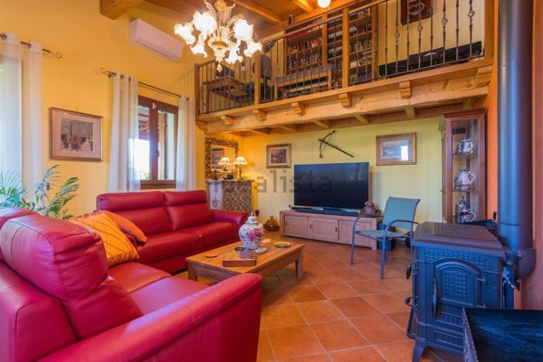 casa indipendente in vendita a Sant'Elena