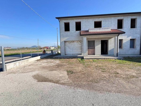 casa indipendente in vendita a Sant'Elena