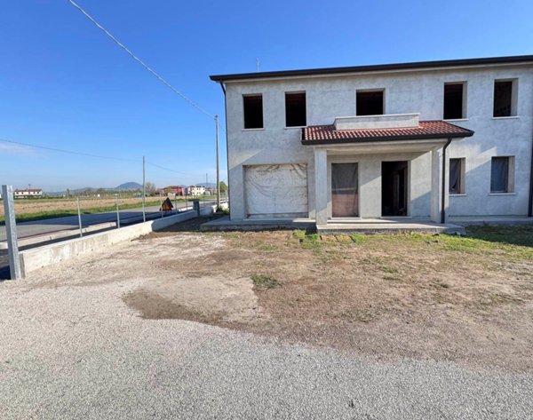 casa indipendente in vendita a Sant'Elena