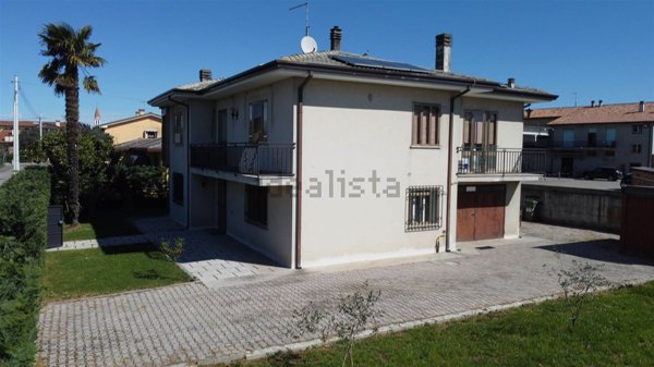 casa indipendente in vendita a Sant'Elena