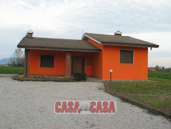 casa indipendente in vendita a Sant'Elena