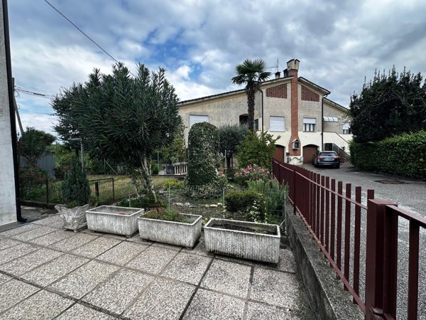 casa indipendente in vendita a Sant'Urbano
