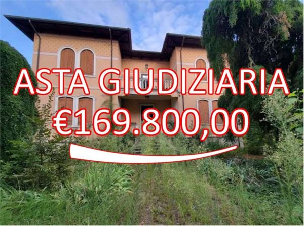 casa indipendente in vendita a Sant'Urbano