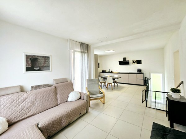 casa indipendente in vendita a Sant'Urbano