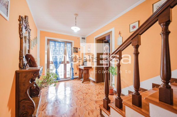 casa indipendente in vendita a Sant'Urbano