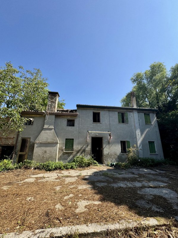 casa indipendente in vendita a Sant'Urbano