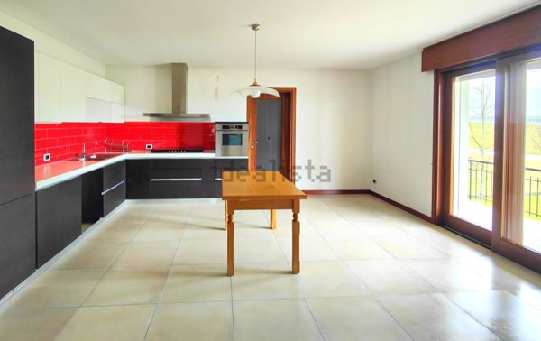 casa indipendente in vendita a Sant'Urbano