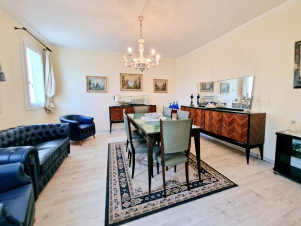 casa indipendente in vendita a Sant'Urbano