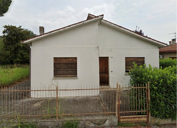 casa indipendente in vendita a Sant'Urbano