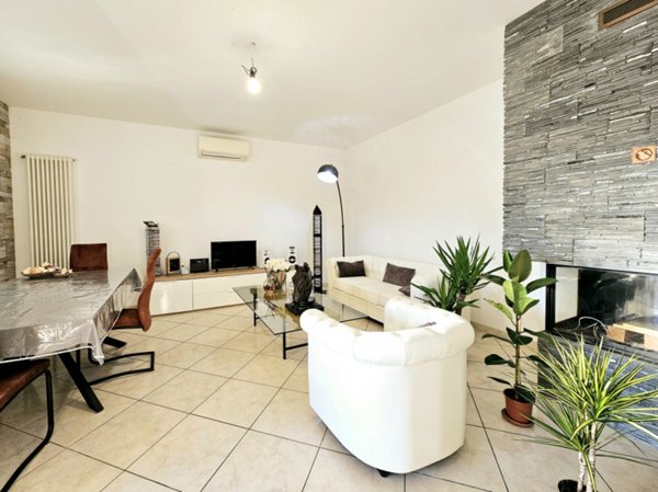 casa indipendente in vendita a Sant'Urbano