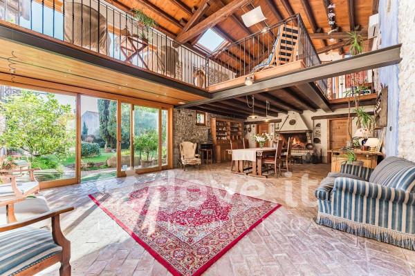 casa indipendente in vendita a Sant'Urbano