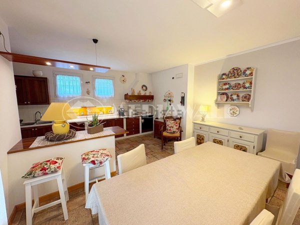 casa indipendente in vendita a Sant'Urbano