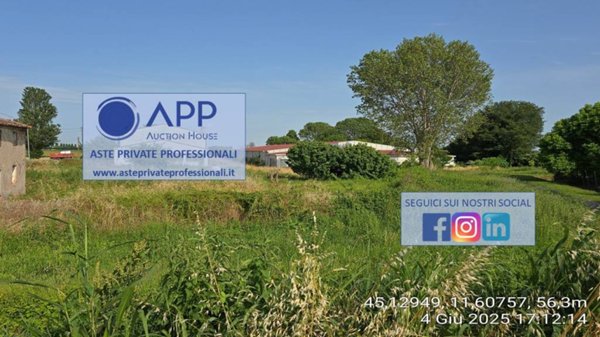 locale commerciale in vendita a Sant'Urbano