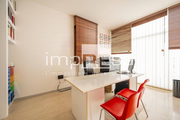 ufficio in vendita a Sant'Urbano