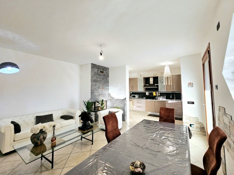 casa indipendente in vendita a Sant'Urbano