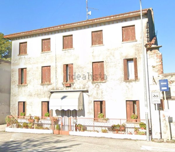 casa indipendente in vendita a Sant'Urbano