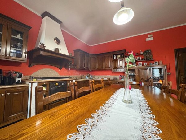 casa indipendente in vendita a Sant'Urbano