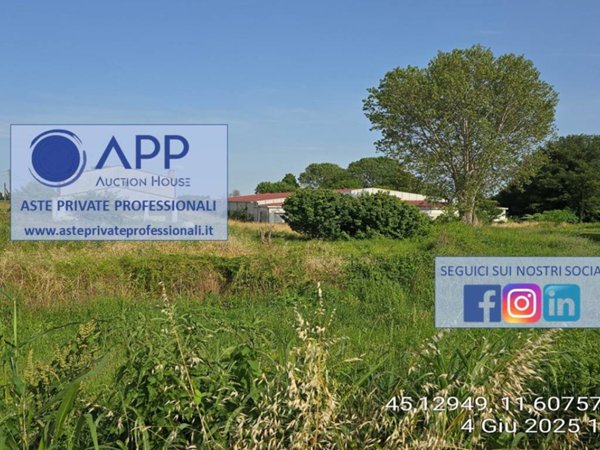 locale commerciale in vendita a Sant'Urbano