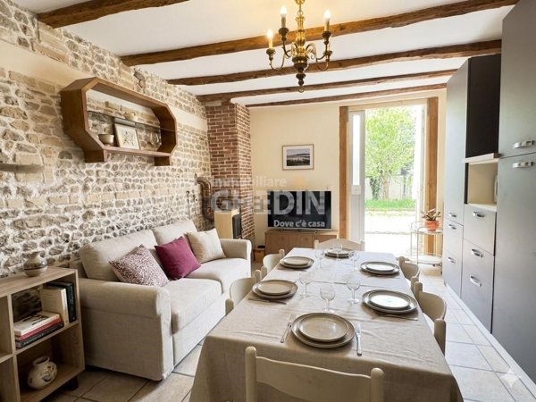 casa indipendente in vendita a Sant'Urbano