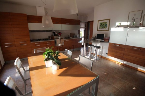 casa indipendente in vendita a Sant'Urbano