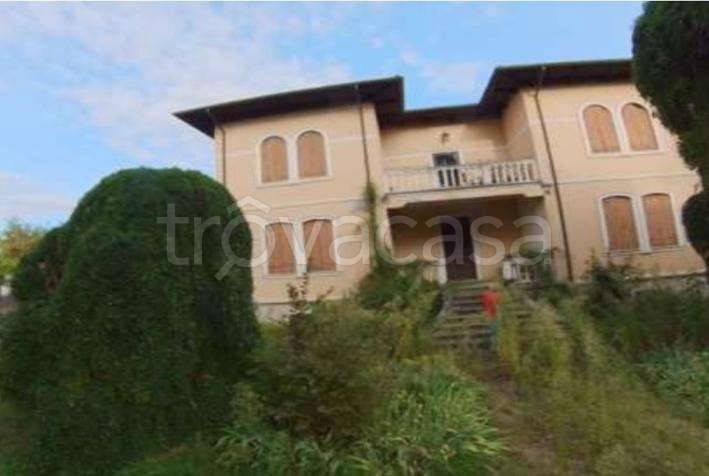 casa indipendente in vendita a Sant'Urbano