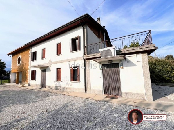 casa indipendente in vendita a Sant'Urbano
