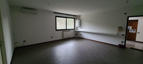 ufficio in vendita a Saonara in zona Villatora