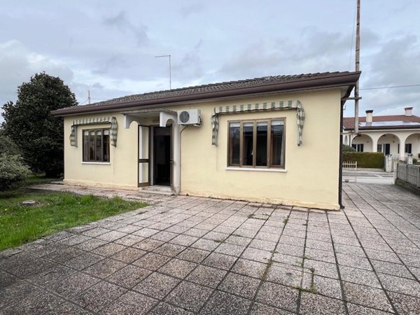 casa indipendente in vendita a Saonara in zona Celeseo