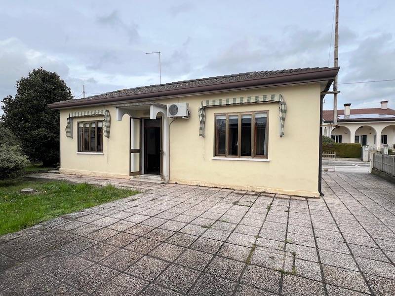 casa indipendente in vendita a Saonara in zona Celeseo