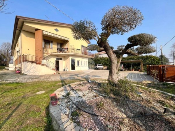 casa indipendente in vendita a Saonara in zona Villatora