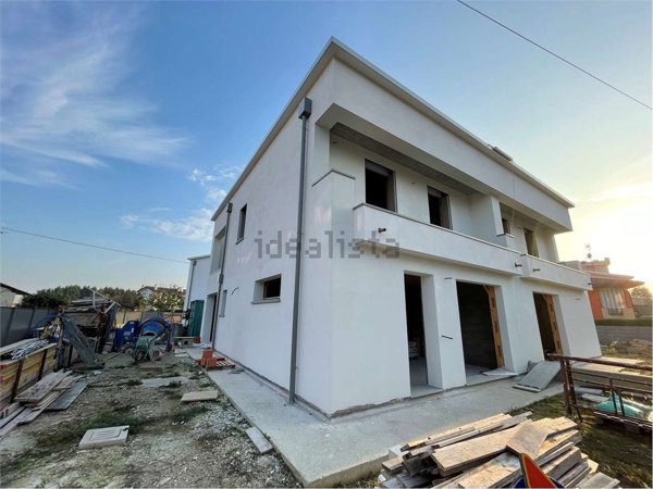 casa semindipendente in vendita a Saonara in zona Celeseo