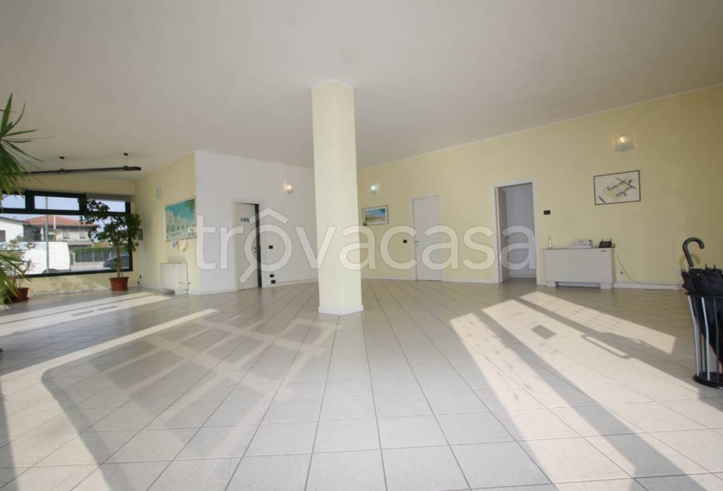 negozio in vendita a Saonara in zona Villatora