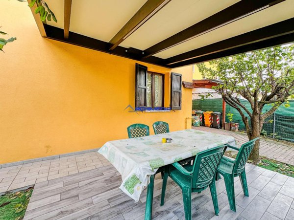 casa indipendente in vendita a Selvazzano Dentro in zona Montecchia