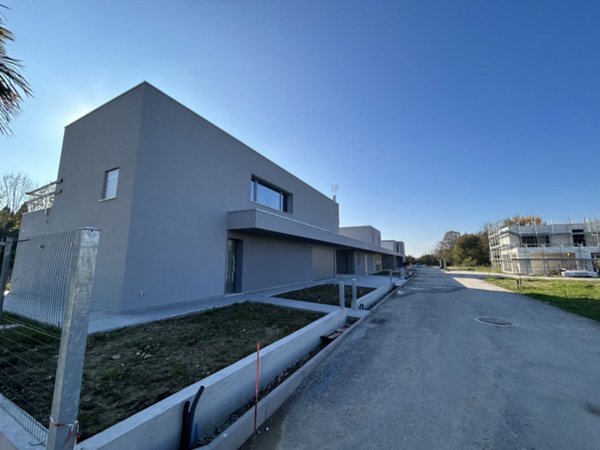 casa indipendente in vendita a Selvazzano Dentro in zona Caselle