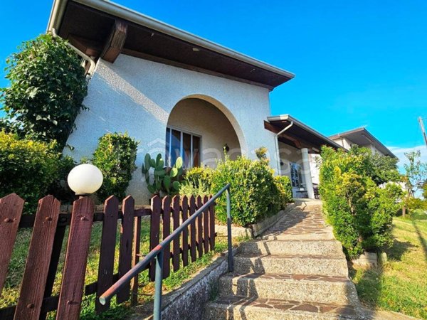 casa indipendente in vendita a Selvazzano Dentro in zona Caselle