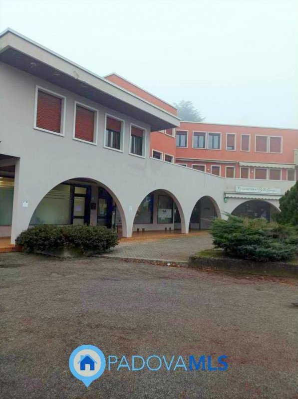 ufficio in vendita a Selvazzano Dentro in zona Tencarola