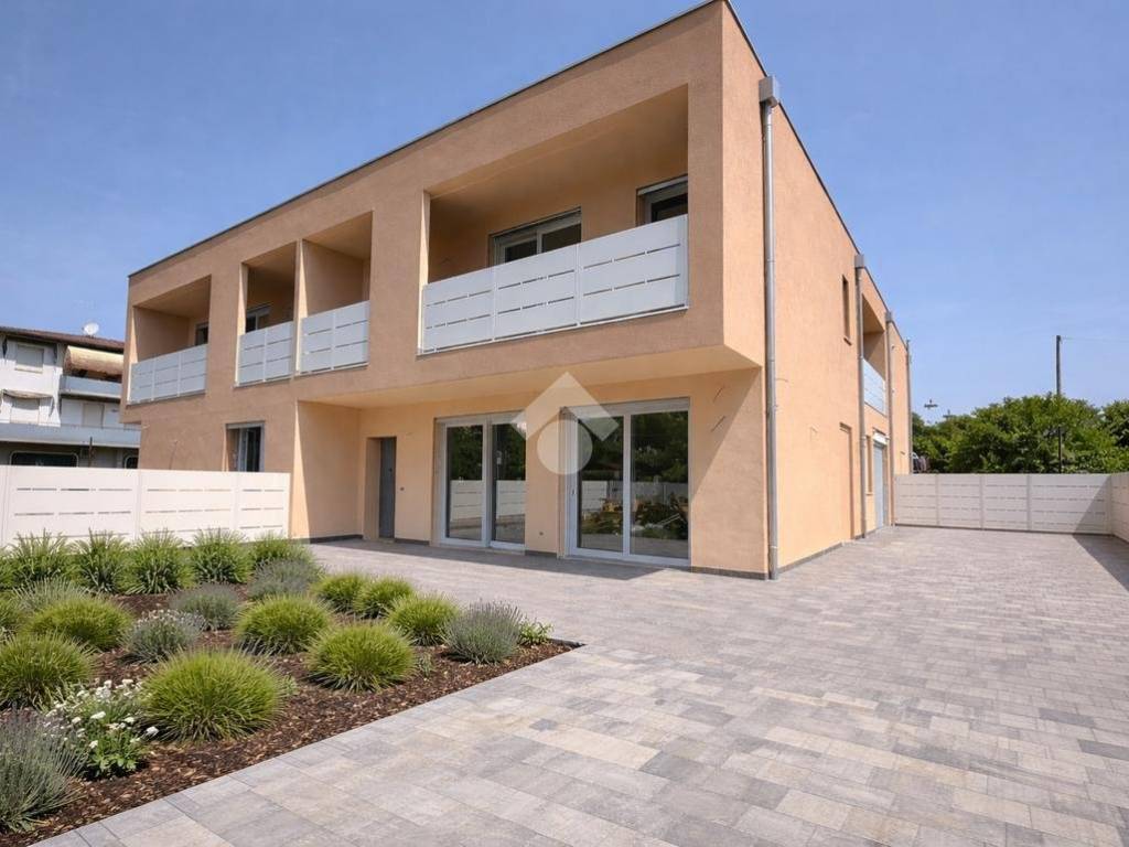 appartamento in vendita a Selvazzano Dentro in zona Montecchia