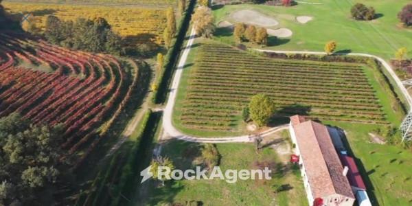 casa indipendente in vendita a Selvazzano Dentro in zona Montecchia