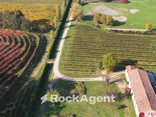 casa indipendente in vendita a Selvazzano Dentro in zona Montecchia