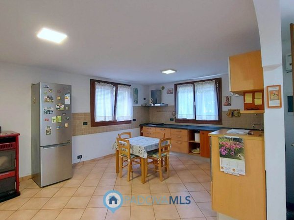 casa indipendente in vendita a Selvazzano Dentro in zona Caselle
