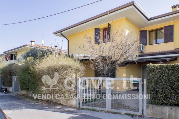 casa indipendente in vendita a Selvazzano Dentro in zona Feriole