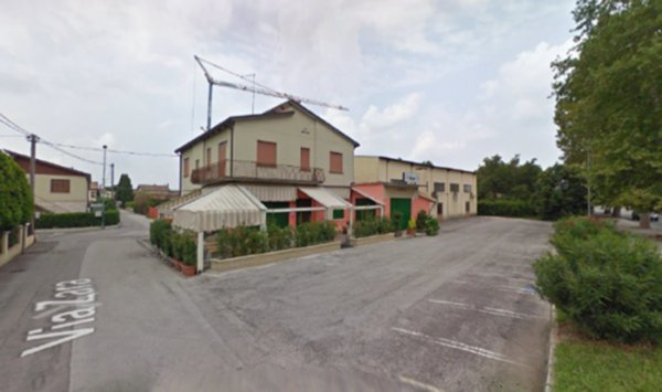 negozio in vendita a Selvazzano Dentro in zona Tencarola