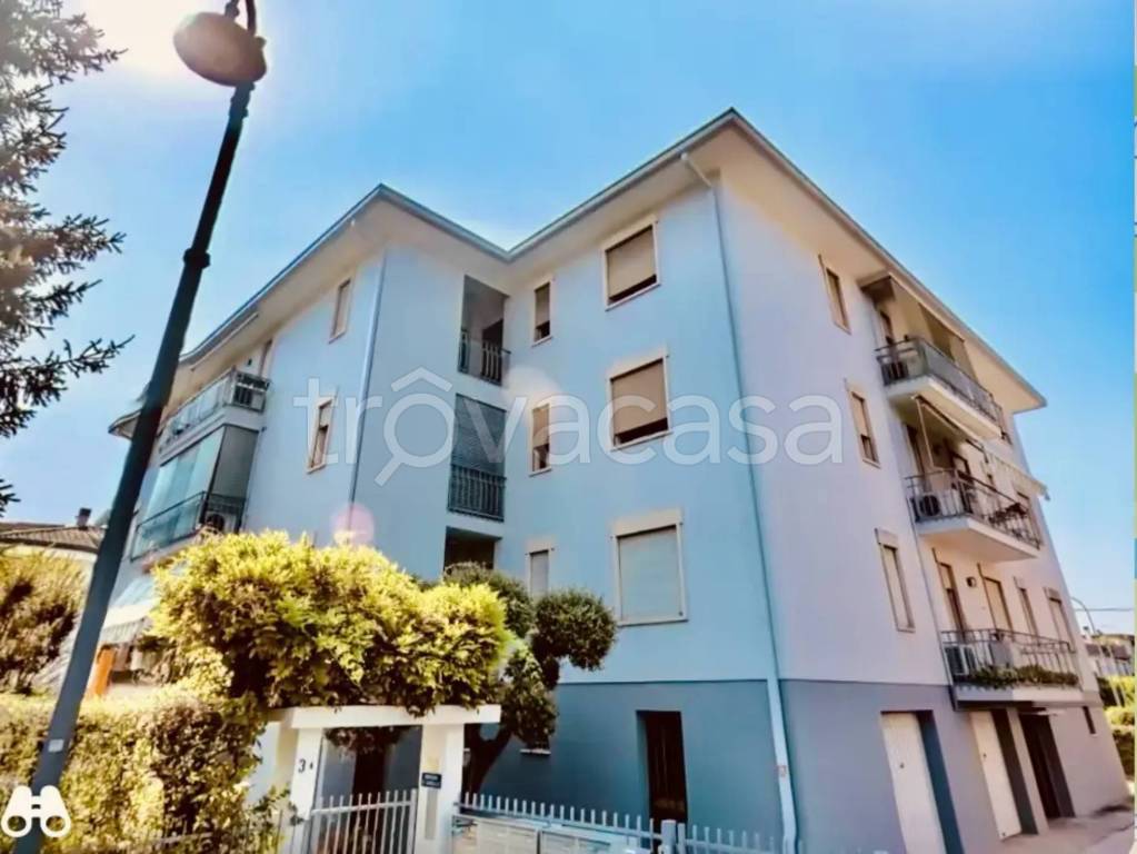appartamento in vendita a Selvazzano Dentro in zona Tencarola