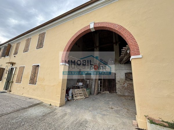 pentavano in vendita a Selvazzano Dentro in zona Feriole