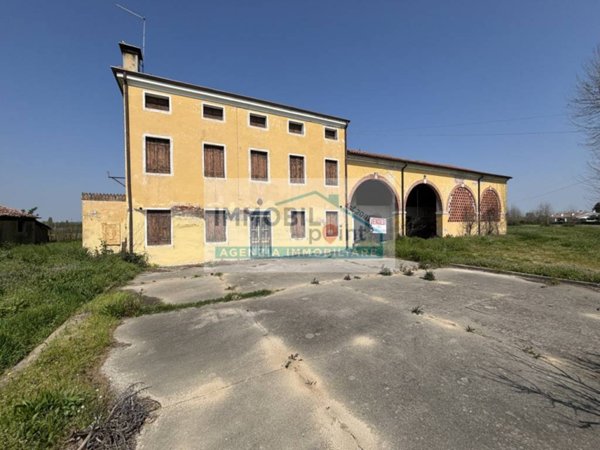 casa indipendente in vendita a Selvazzano Dentro in zona Feriole